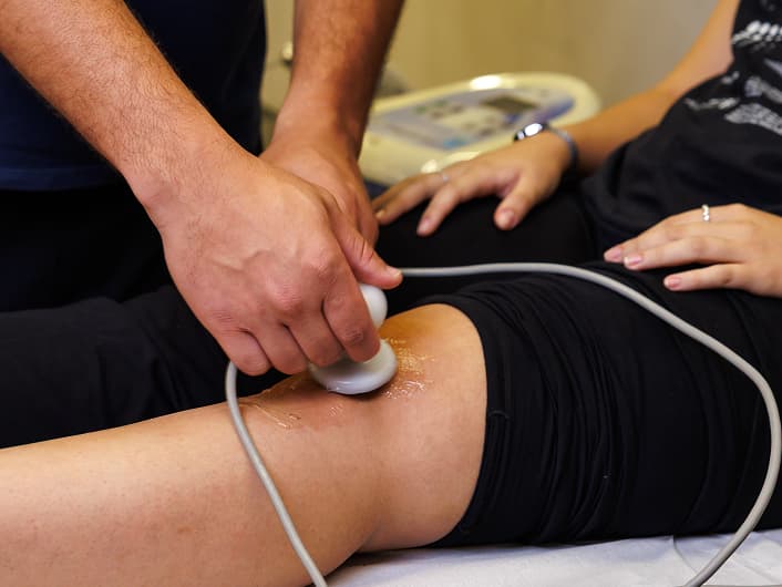 Sessão de fisioterapia na Clínica Pro Esporte